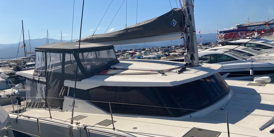 Fountaine Pajot Lucia 40