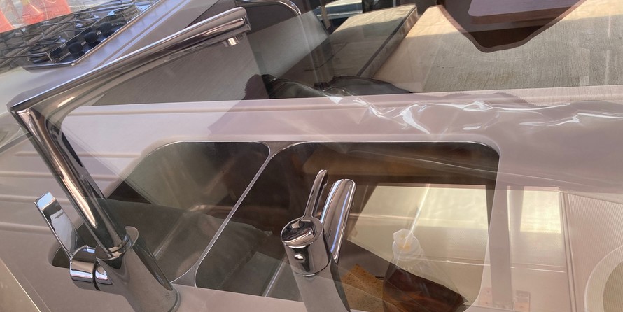 Fountaine Pajot Lucia 40