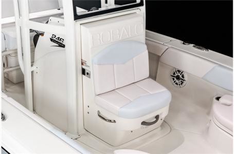 Robalo 246 Cayman