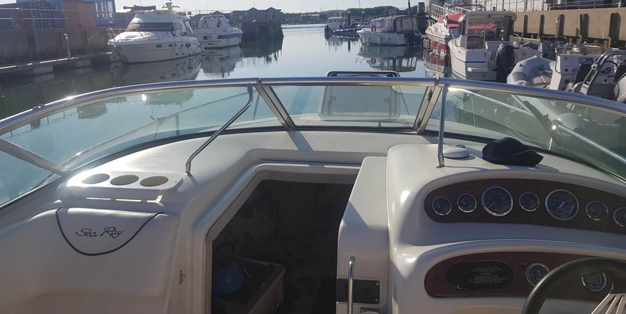 Sea Ray 240 Sundancer