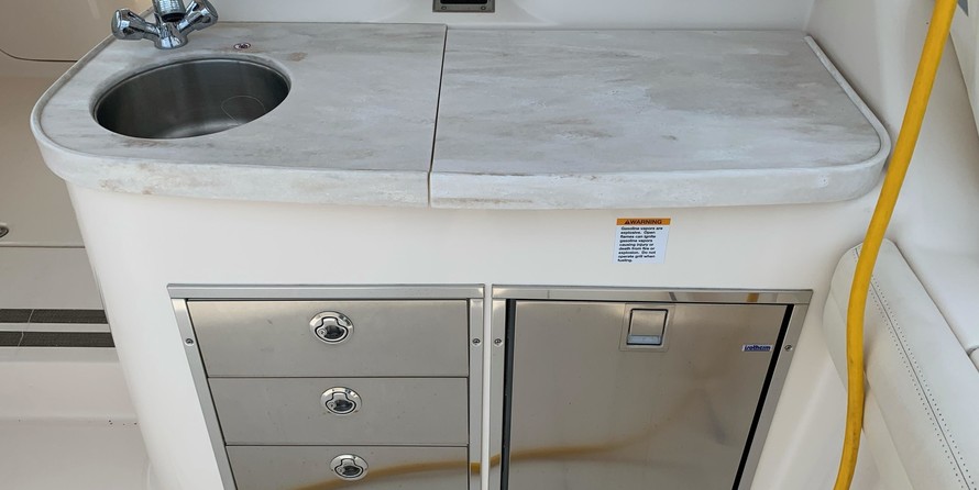 Grady-White Freedom 335