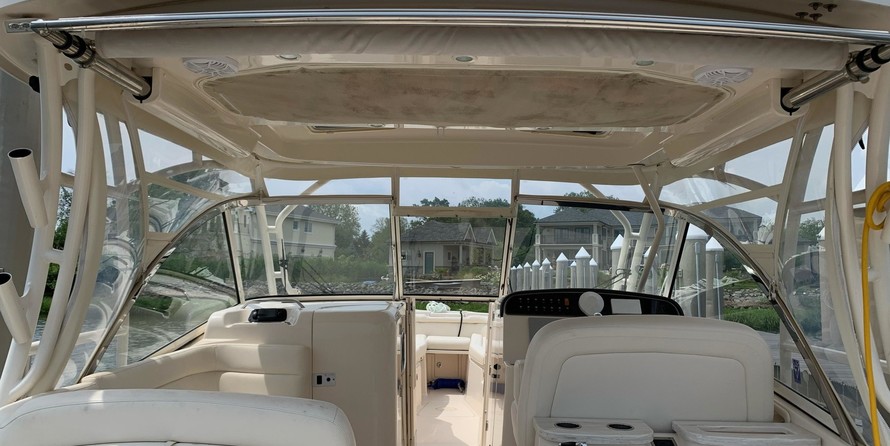 Grady-White Freedom 335