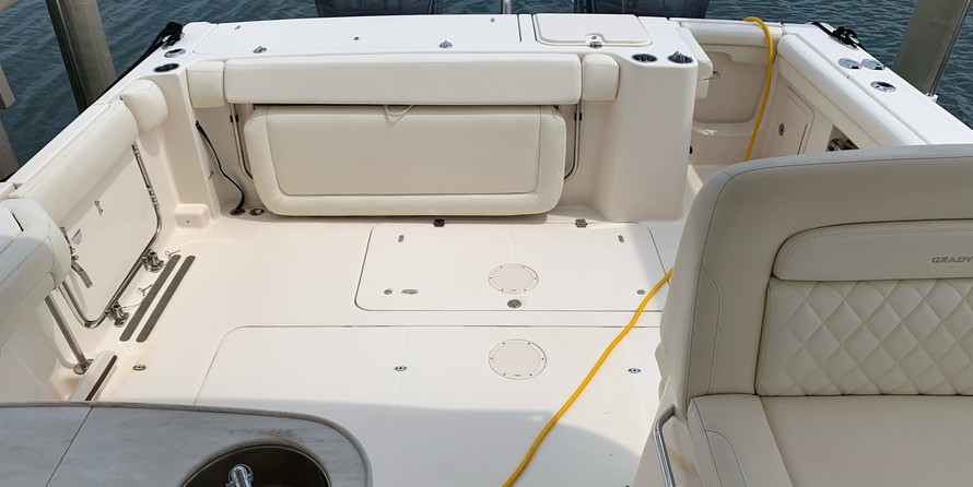 Grady-White Freedom 335