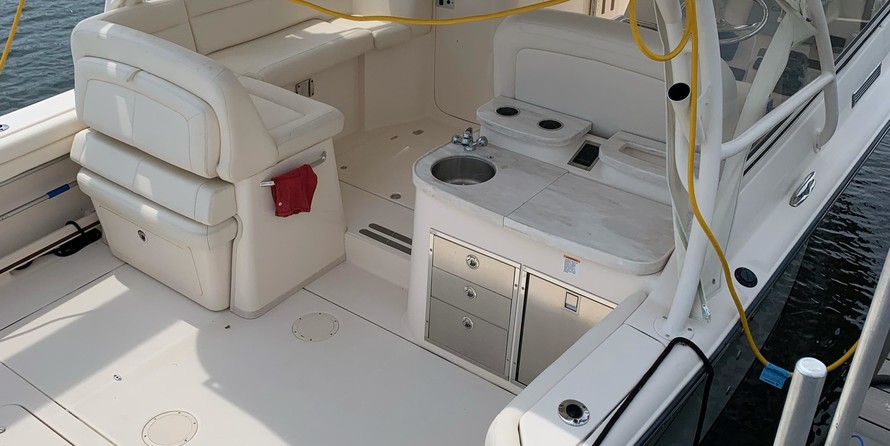 Grady-White Freedom 335