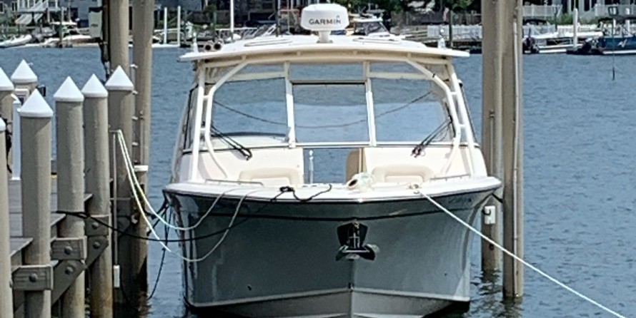 Grady-White Freedom 335