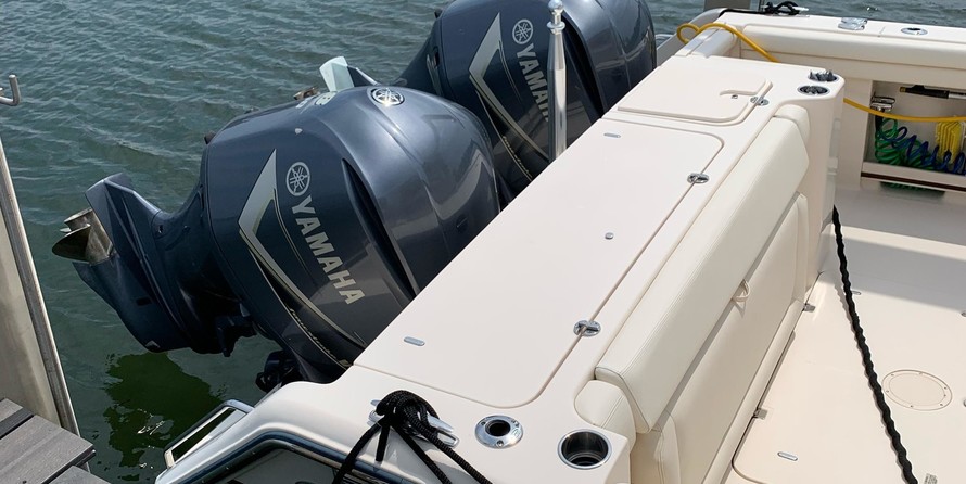 Grady-White Freedom 335