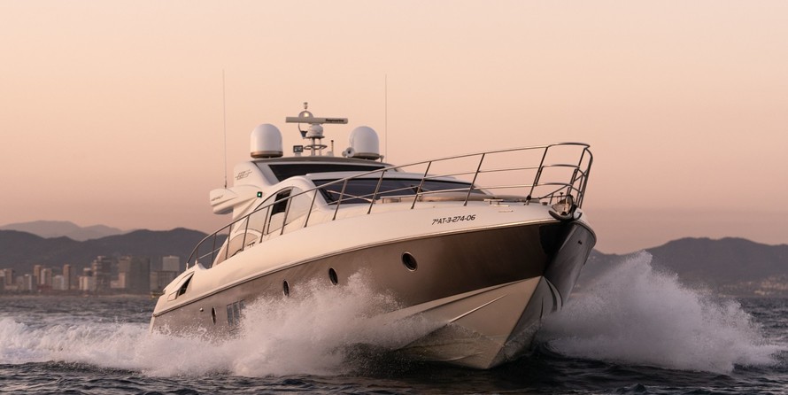 Azimut 68S