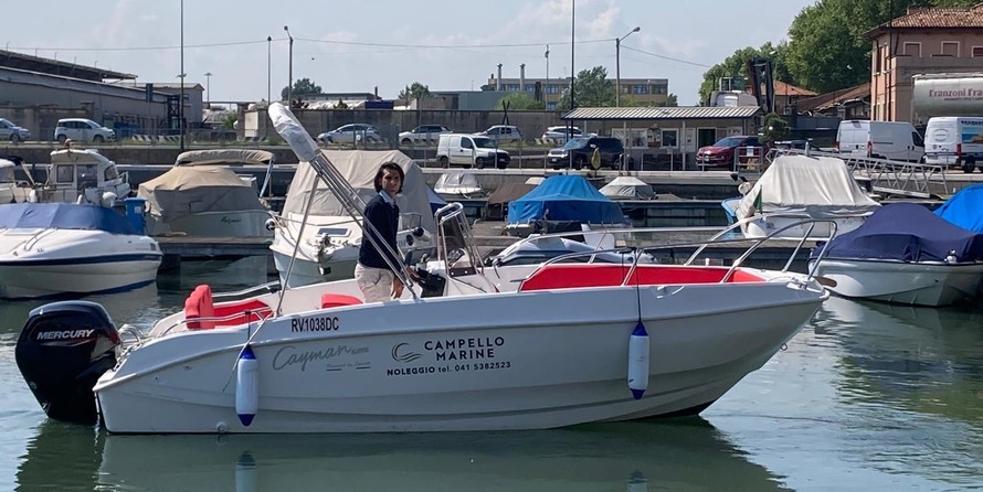 Cayman 585