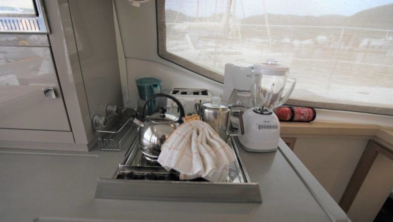 Fountaine Pajot Lucia 40