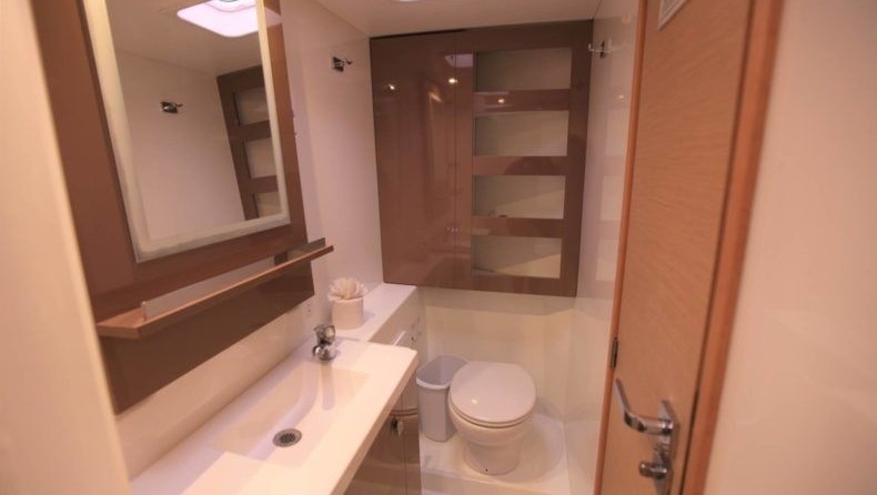 Fountaine Pajot Lucia 40