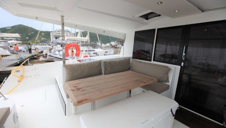 Fountaine Pajot Lucia 40