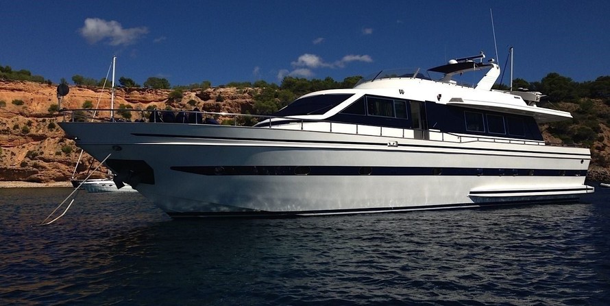 Falcon Yachts 80 fly