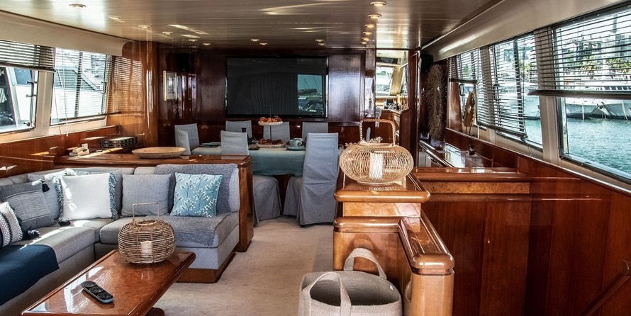 Falcon Yachts 80 fly