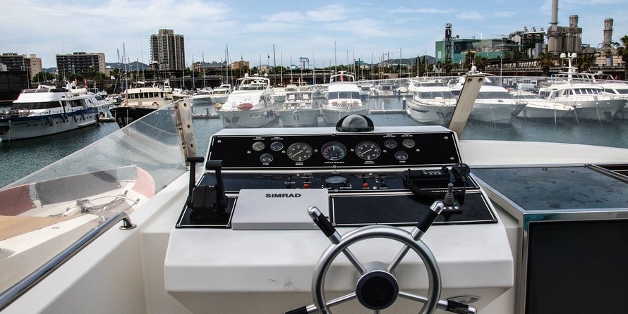 Falcon Yachts 80 fly