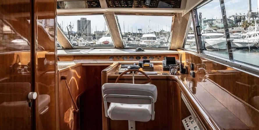 Falcon Yachts 80 fly