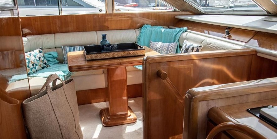 Falcon Yachts 80 fly