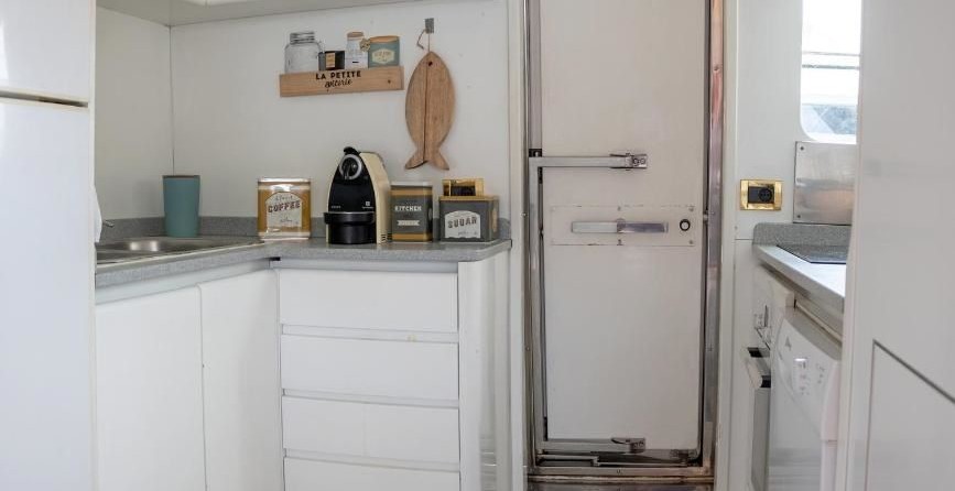 Falcon Yachts 80 fly