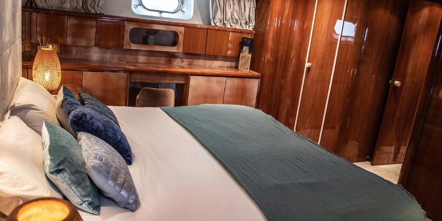 Falcon Yachts 80 fly