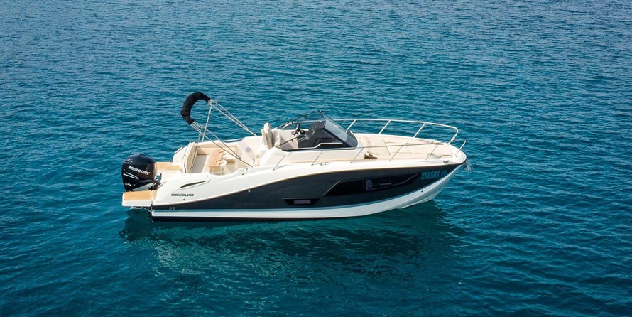 Quicksilver Activ 875 Sundeck