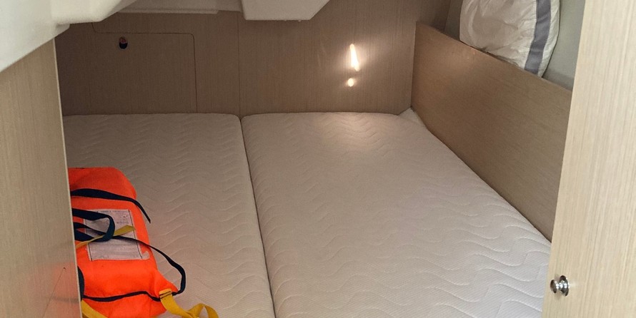 Beneteau Oceanis 35.1