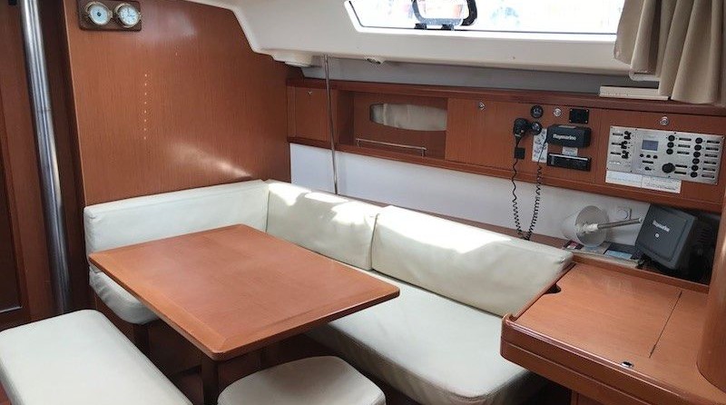 Beneteau Oceanis 43