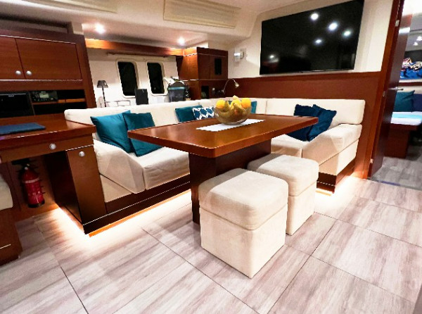 Hanse 545