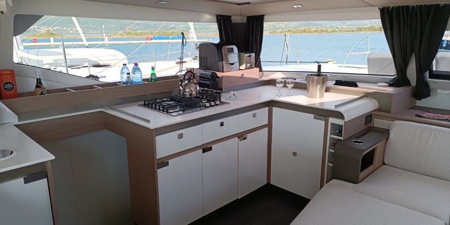 Fountaine Pajot Elba 45