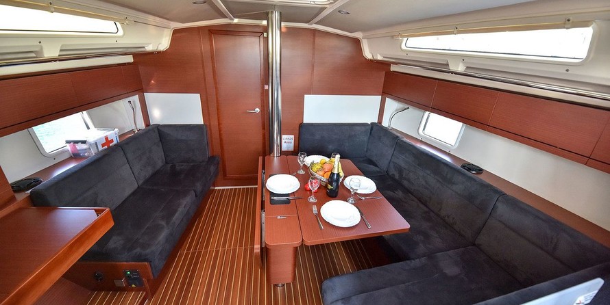 Hanse 418