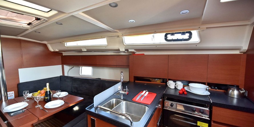 Hanse 418