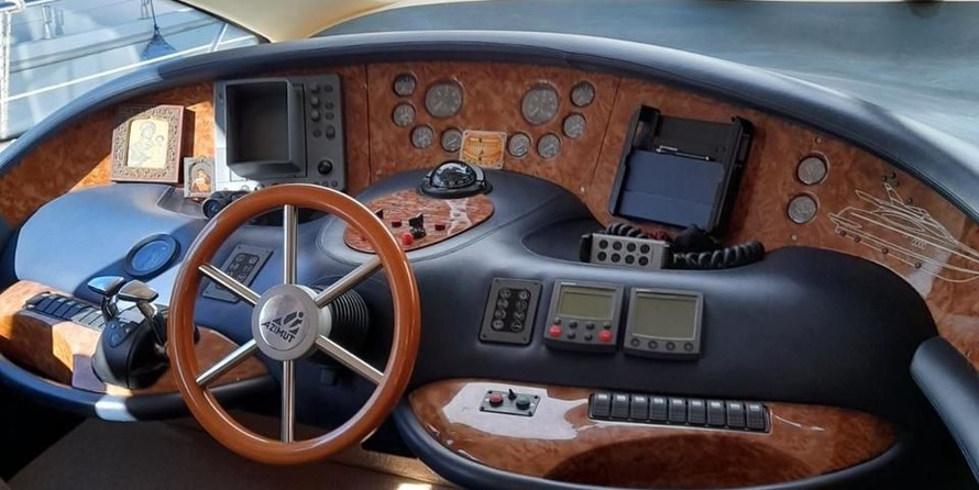 Azimut 68