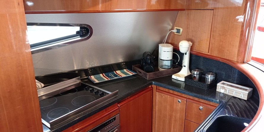 Azimut 68