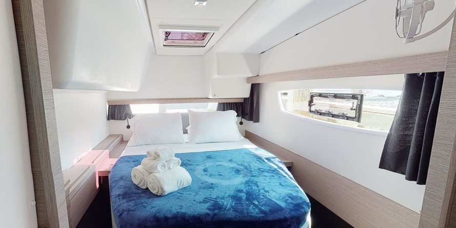 Fountaine Pajot Lucia 40