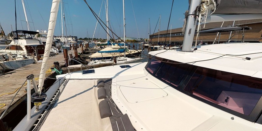 Fountaine Pajot Lucia 40