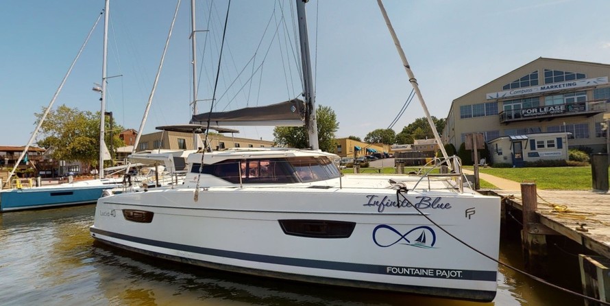 Fountaine Pajot Lucia 40