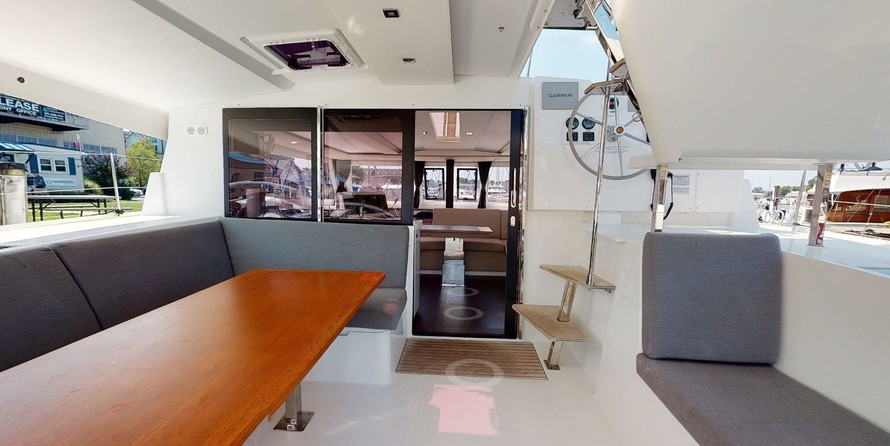 Fountaine Pajot Lucia 40