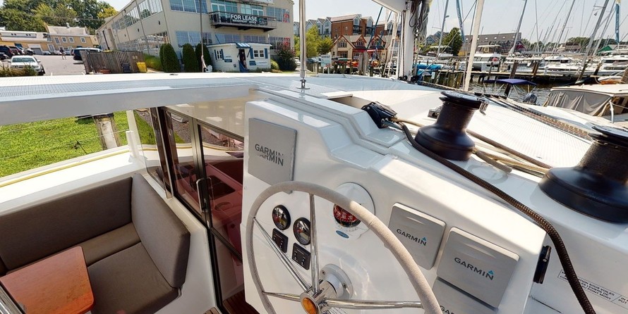 Fountaine Pajot Lucia 40