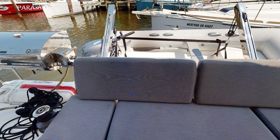 Fountaine Pajot Lucia 40