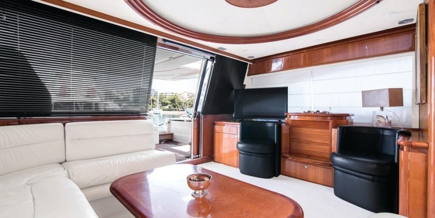 Ferretti 68