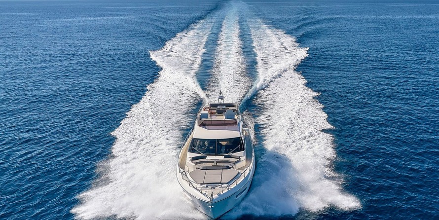 Ferretti 550