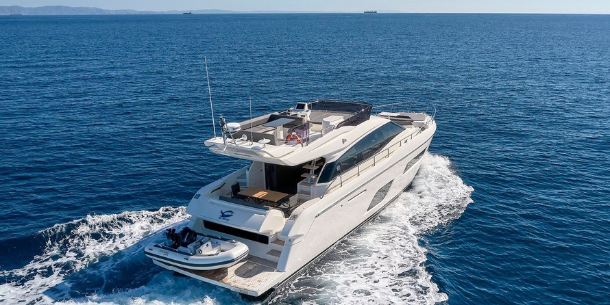 Ferretti 550