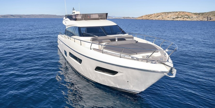 Ferretti 550