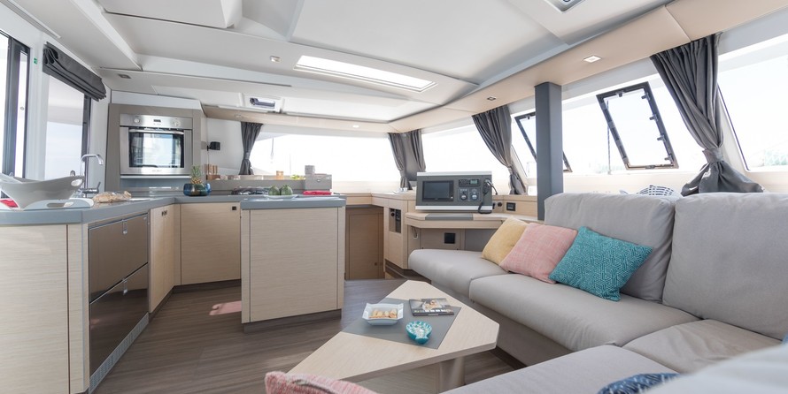 Fountaine Pajot Saona 47