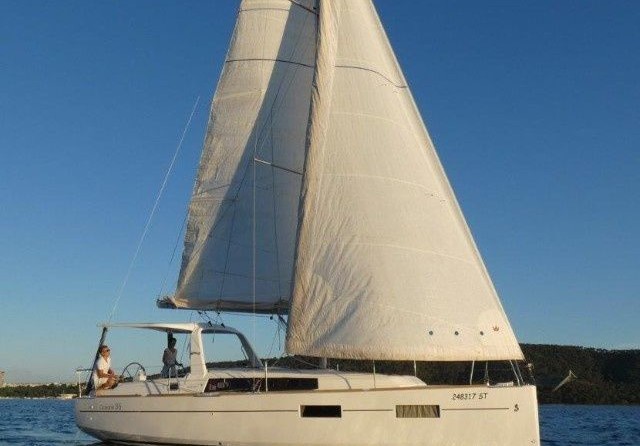 Beneteau Oceanis 35
