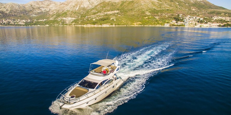 Azimut 43