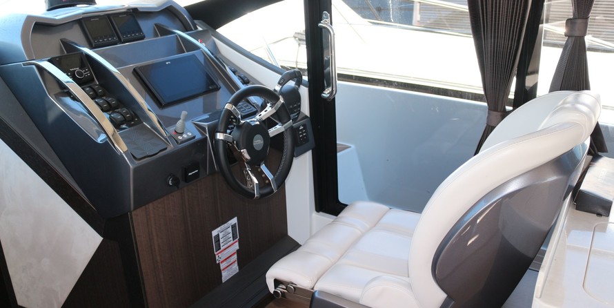 Galeon 360 FLY