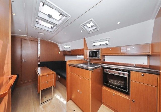 Bavaria Cruiser 36