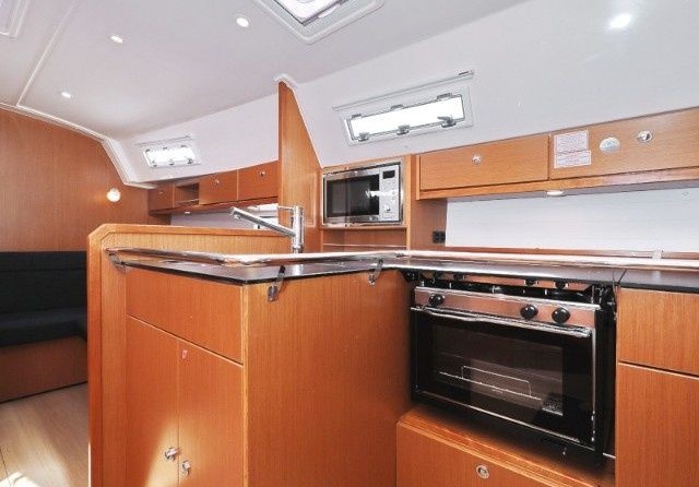 Bavaria Cruiser 36