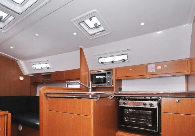 Bavaria Cruiser 36