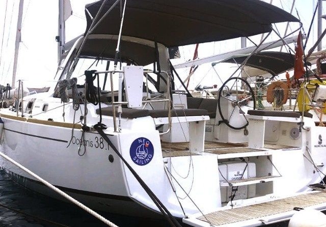 Beneteau Oceanis 38