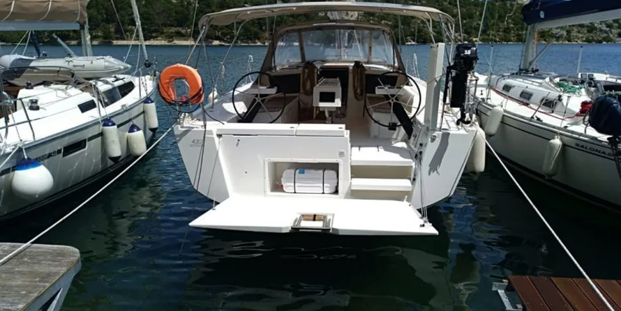 Dufour 430